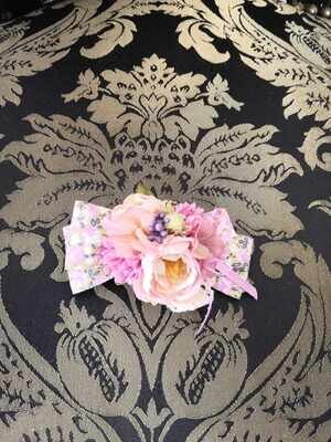 Flower motif ribbon corsage