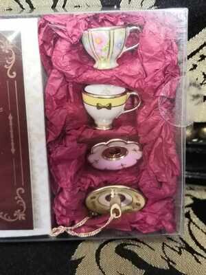 Flower tea set necklace