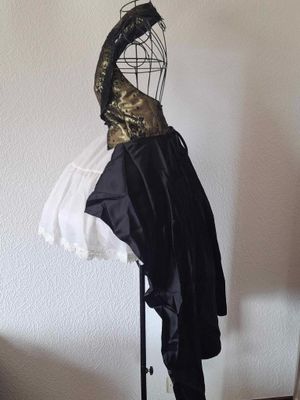 Fish tale gold vest