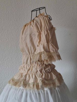 Cream Full shirring embroidery lace blouse