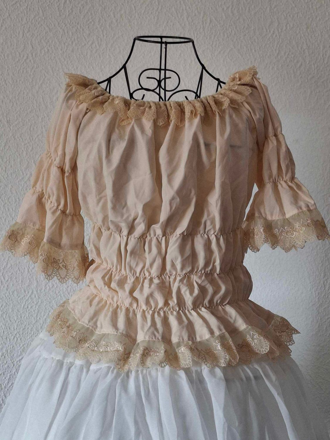 Cream Full shirring embroidery lace blouse