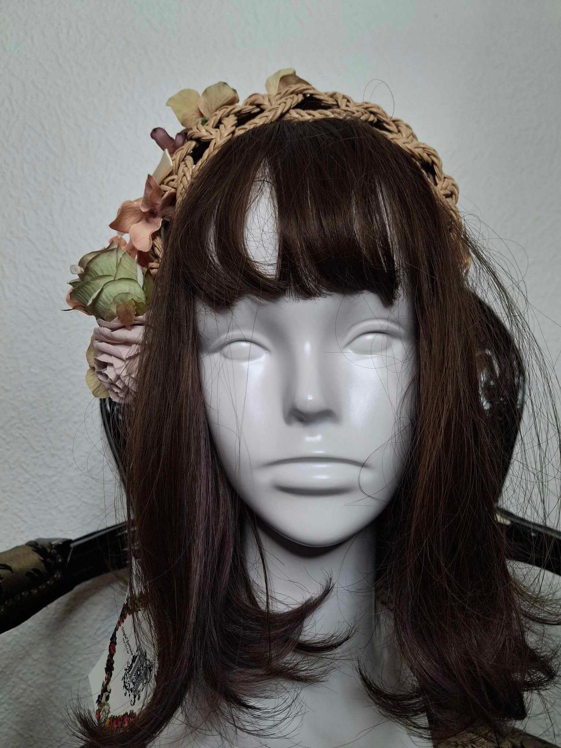 Twisted headbow