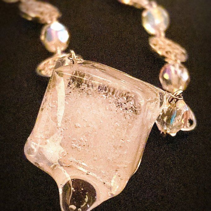 Melty ice necklace