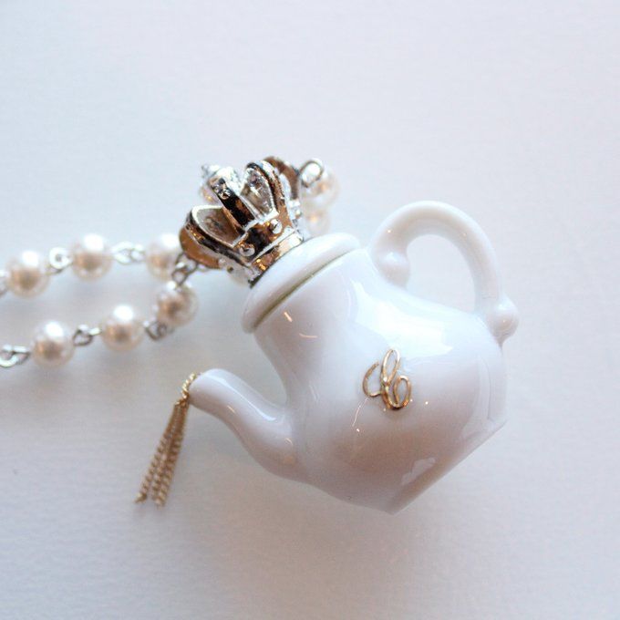 Tea pot necklace