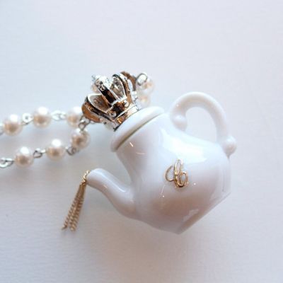 Tea pot necklace