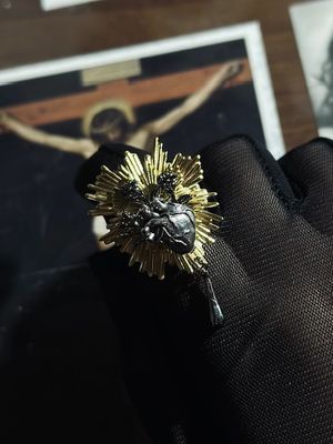 Seizing Heart ring