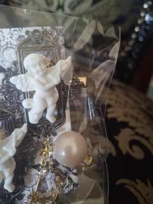 Antique Angel's clip