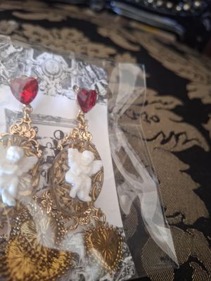 Swinging Angel piercing