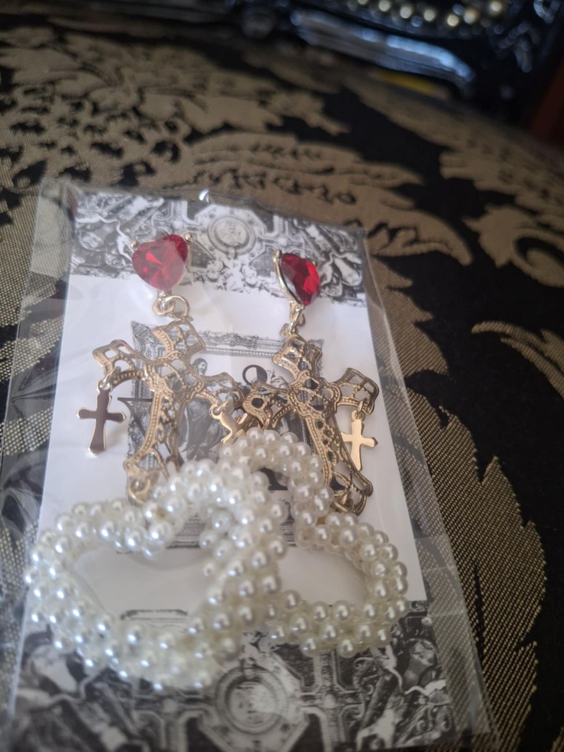 Brightly Pray piercing