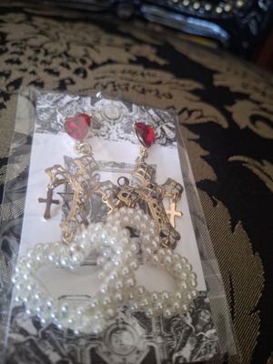Brightly Pray piercing