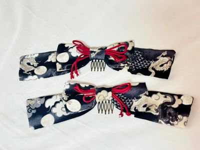 Flying dragon ribbon comb