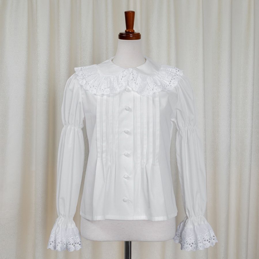 Round Collar Frill blouse off white