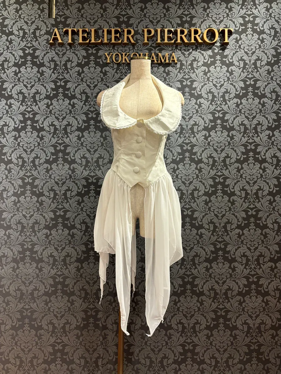 Irregular vest white