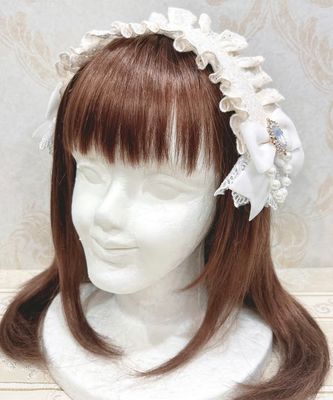Embroidery headdress white