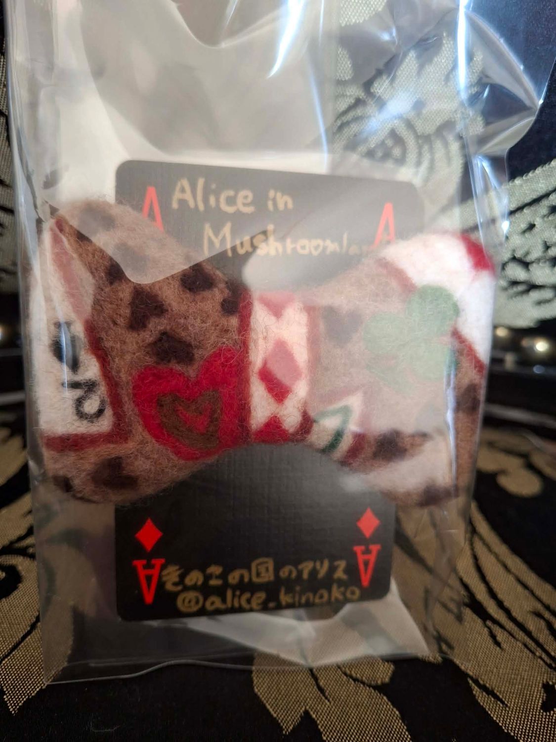 Wonderland Ribbon Brooch