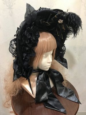 Half bonnet black