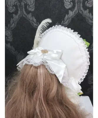 Half bonnet white