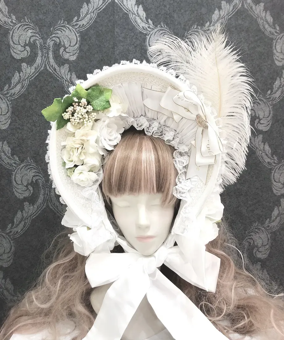 Half bonnet white