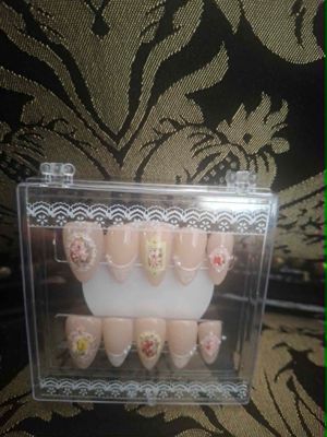 Sweet flowers nails