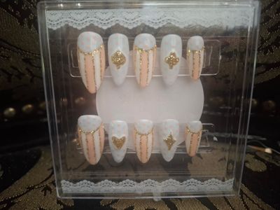 Sweet crown nails