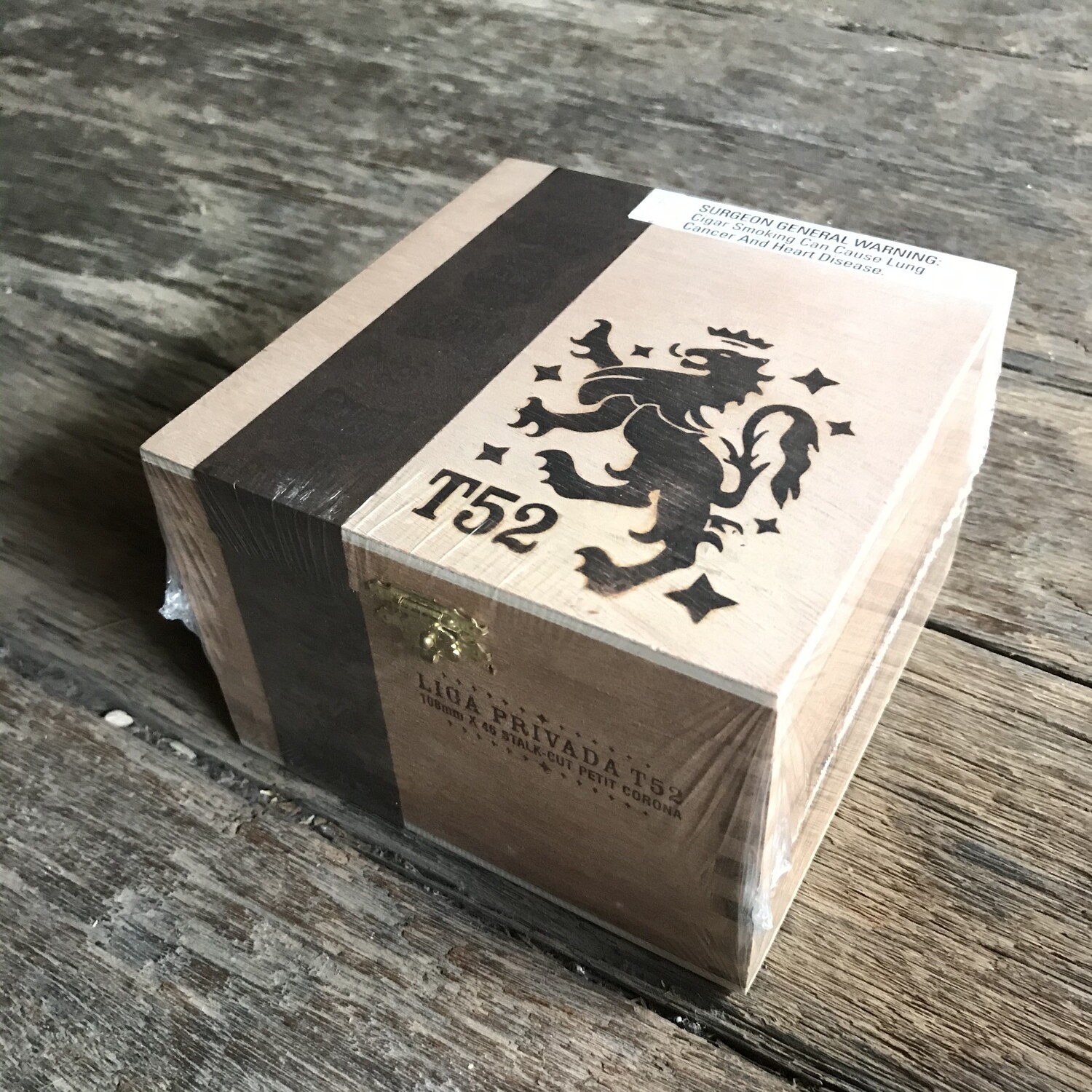 Liga Privada T52 Petit Corona 4-1/2x40, 24&#39;s DDRP