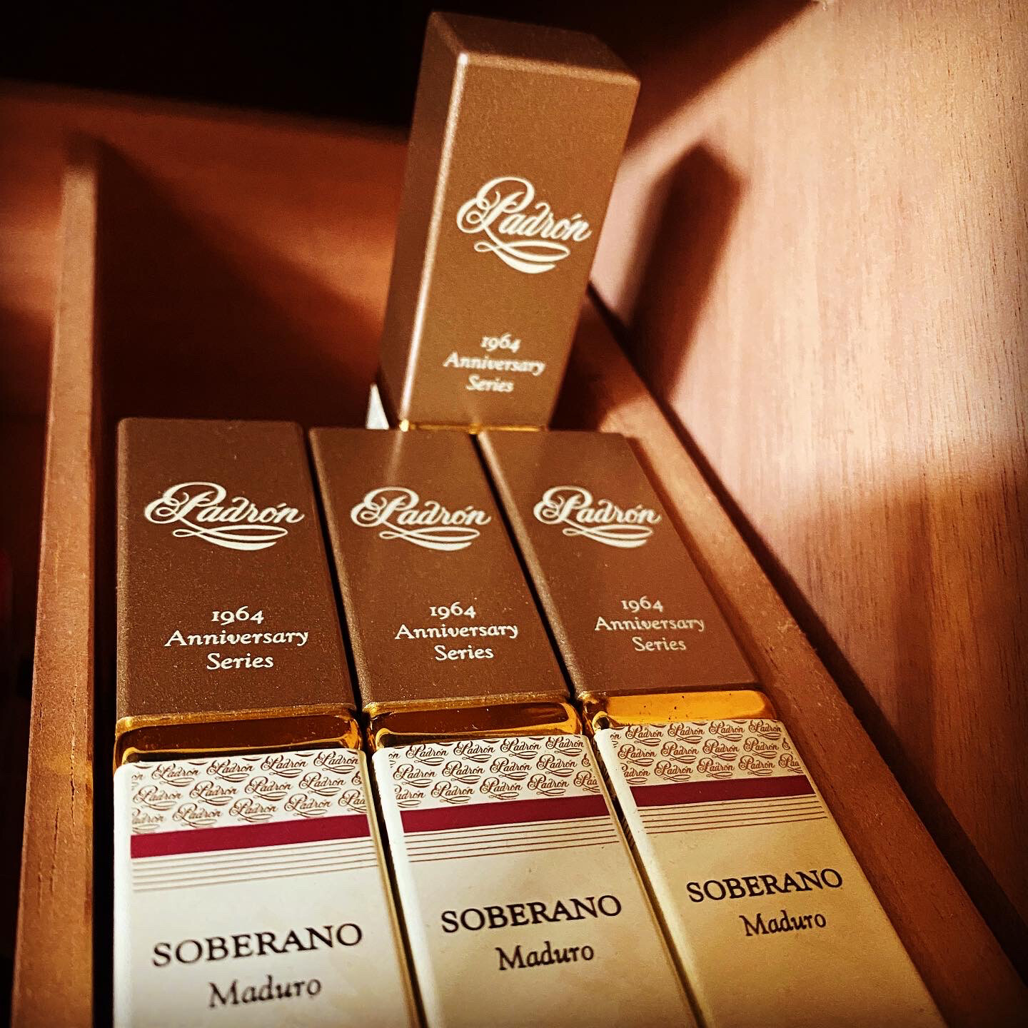 Padron 1964 Soberano Square Tube Maduro, 5x52 Anniversary