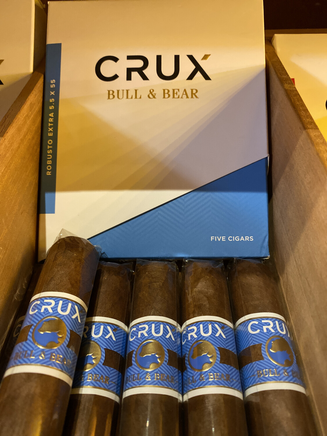 CRUX Bull & Bear Robusto Extra 5-1/2x55, 20's