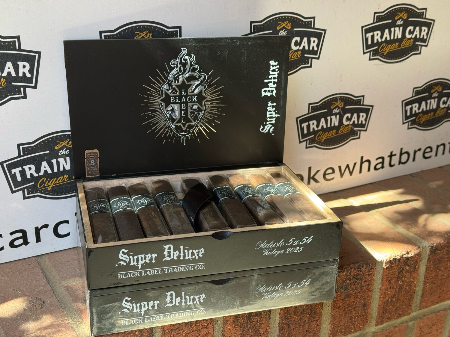 BLTC Black Label Super Deluxe 5-1/4x52 Robusto, 20’s