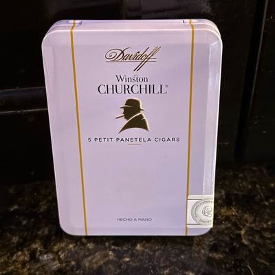 Davidoff Winston Churchill Petit Panatela 4x38 Tin of 5