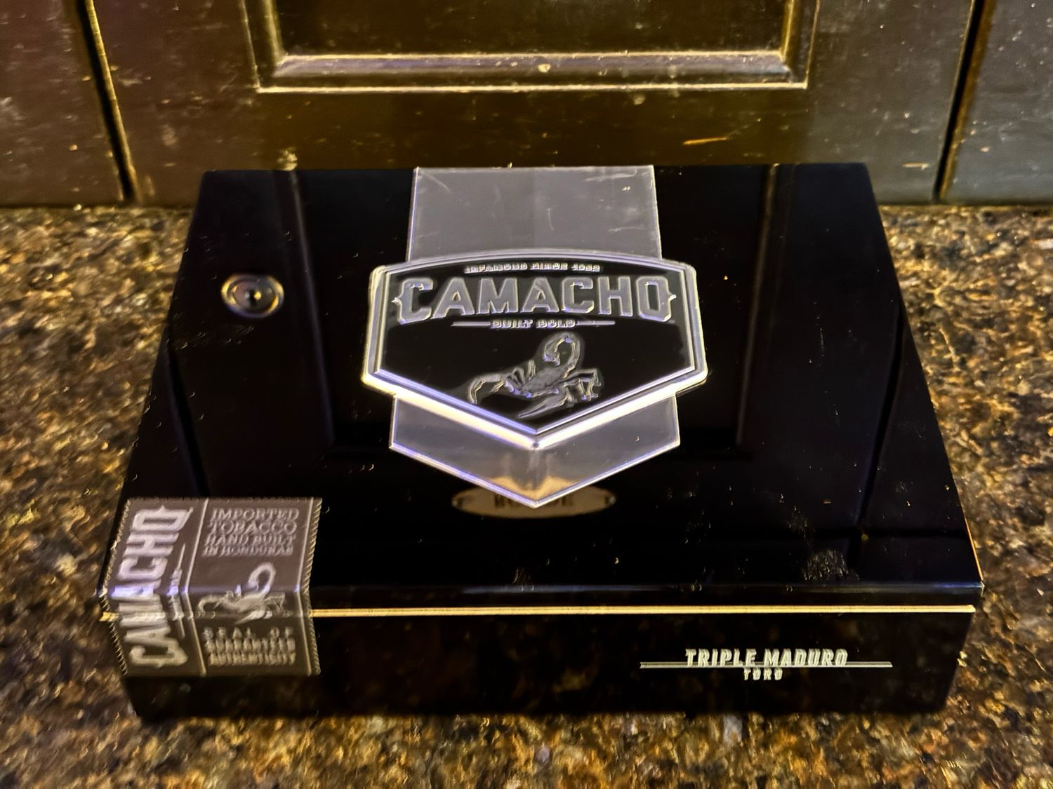 Camacho Triple Maduro Toro 6x50, 20&#39;s