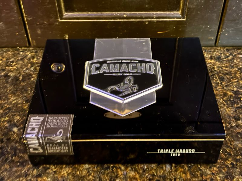 Camacho Triple Maduro Toro 6x50, 20&#39;s