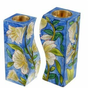 Emanuel Fitted Candlesticks - White Flowers (CS9)