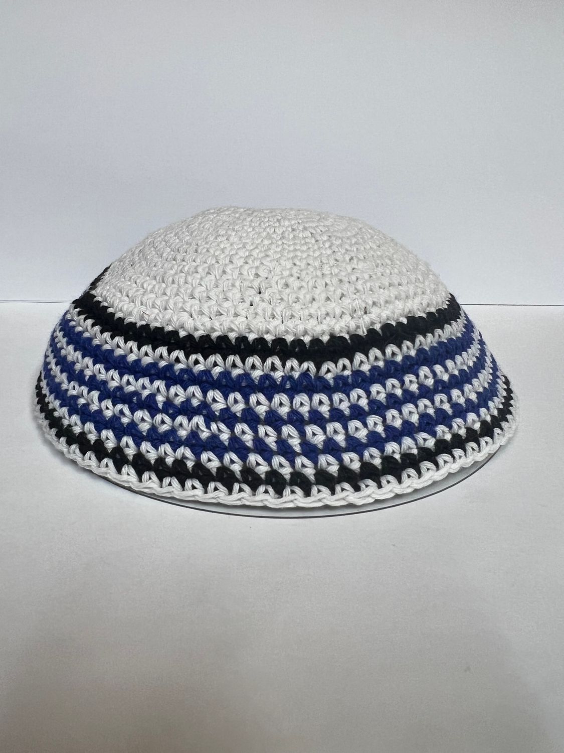 Knitted Kippah White w/Blue - 18cm Knitted Kippah White w/Blue - 18cm