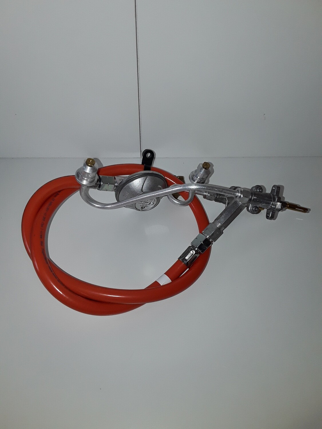 Weber Ersatzteil Ventil Schlauch Regler 50 mbar für Q 300 / 320 / 3000 und 3200