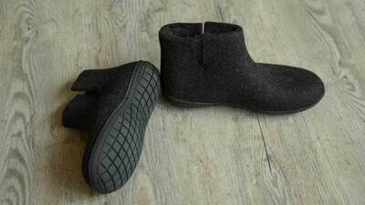 Glerups M's and W's Unisex Felt Slipper Low Boot Charcoal w/ Black Rubber Bottom