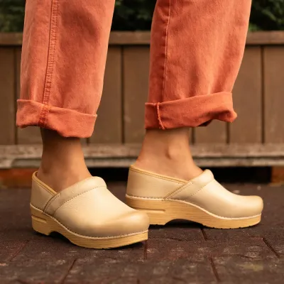 Dansko W's Professional Clog Sand