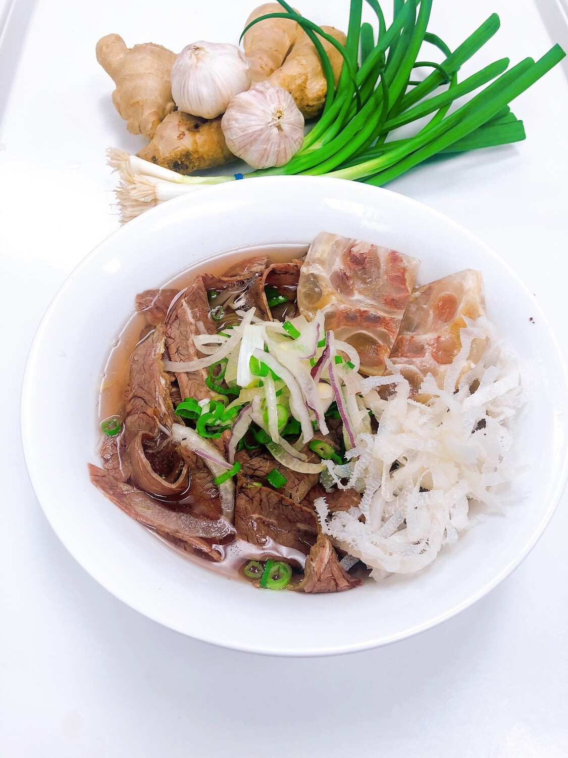 315- Well-done Beef, Soft Tendon, and Beef Tripe Rice Noodle Soup