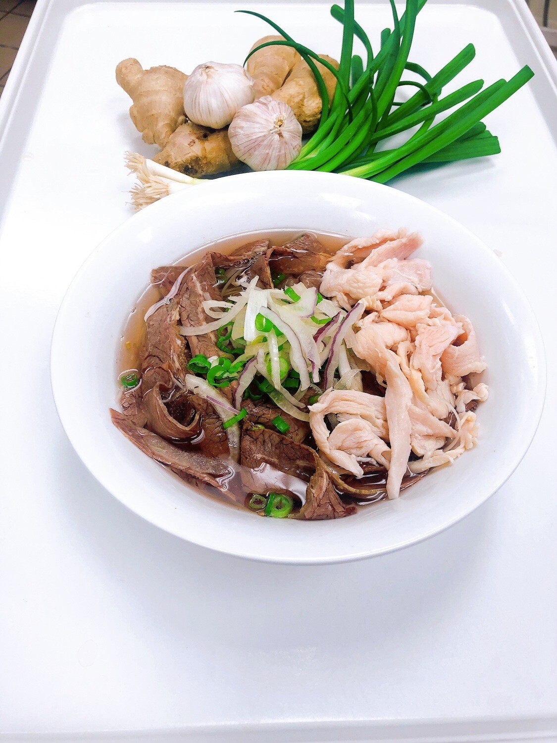 318- Well-done Beef and Chicken Rice Noodle Soup