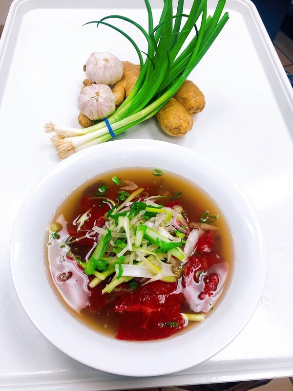 306- Rare Beef Rice Noodle Soup