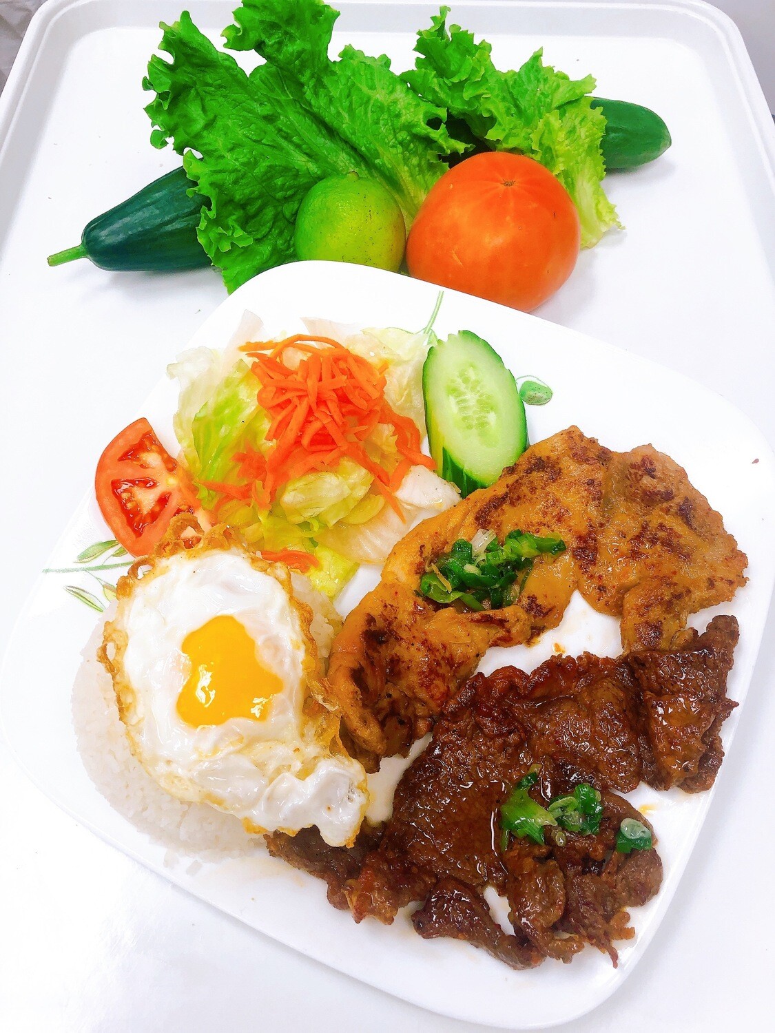 518- Grilled Beef, Grilled Chicken, and Fried Egg with Steamed Rice