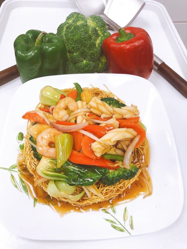 807- Crispy Fried Egg Noodle mix Vegetables with (Option)