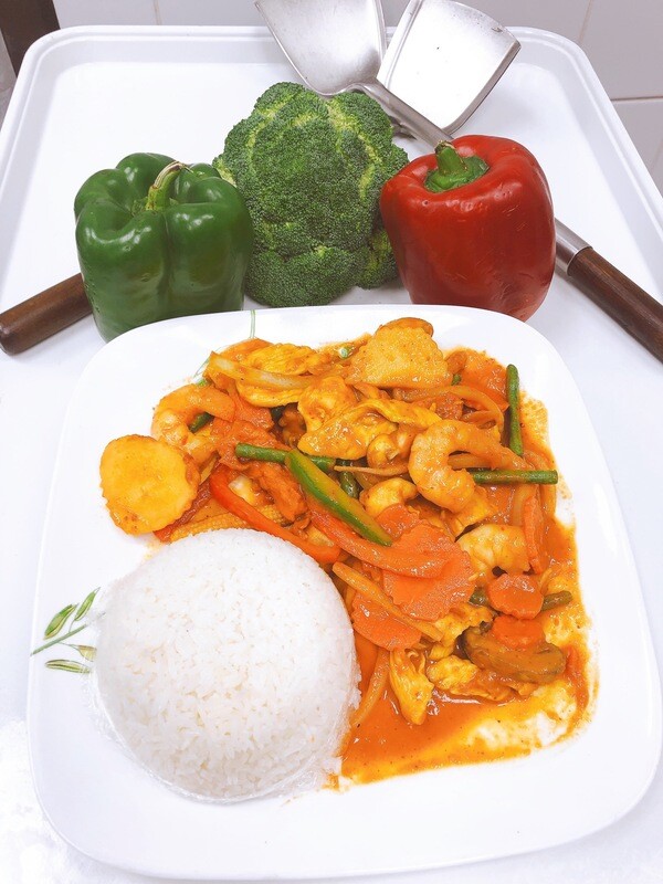 703- Red Curry with Steamed Rice