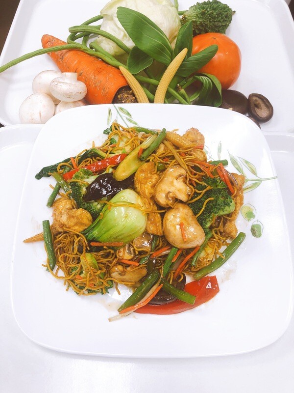 609- Stir Fried Vegetables, Mushrooms, and Tofu with Egg Noodles