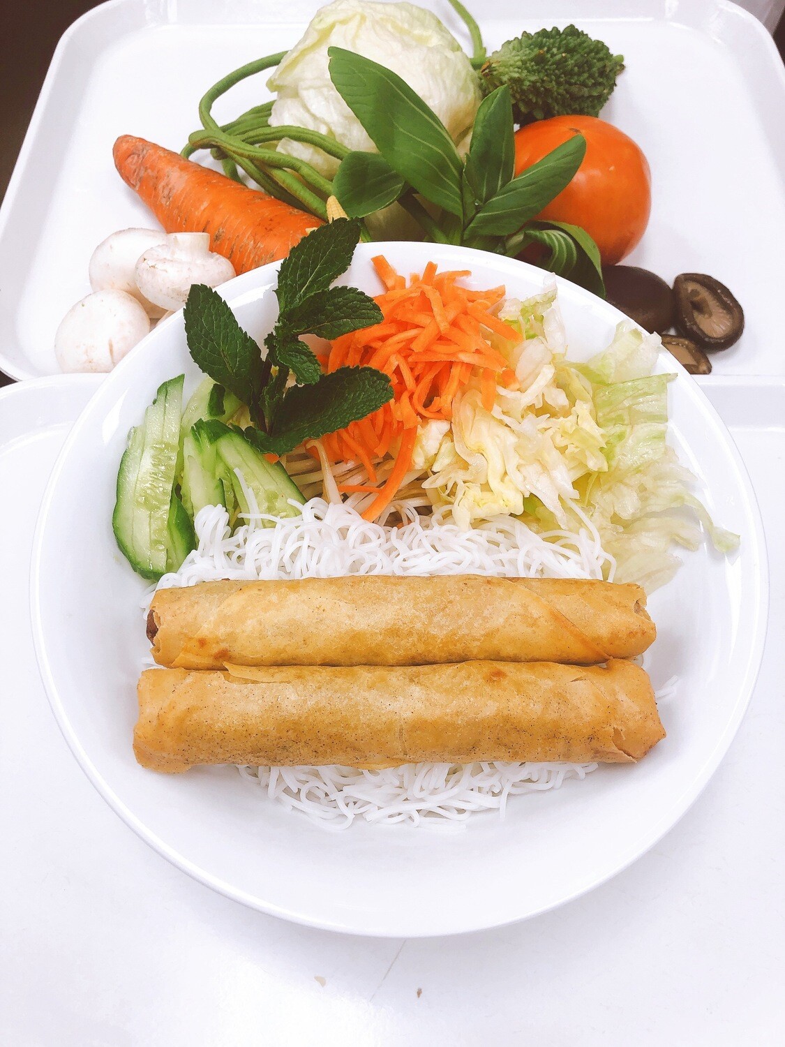614- Vermicelli with Vegetarian Spring Rolls (2 Rolls)