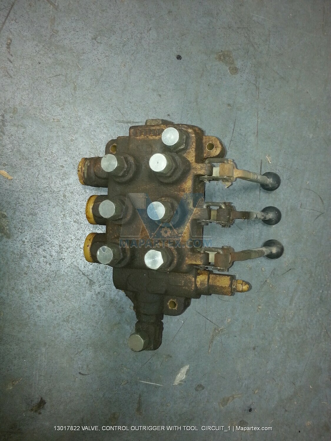 VALVE, CONTROL OUTRIGGER WITH TOOL  CIRCUIT