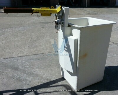 BUCKET, MOUNTING PIN ON DIGGER CRANE TEREX