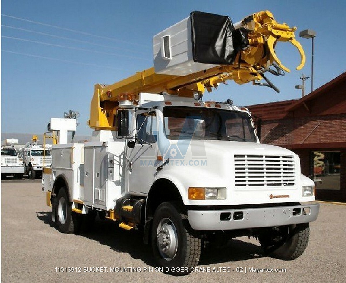 BUCKET, MOUNTING PIN ON DIGGER CRANE ALTEC