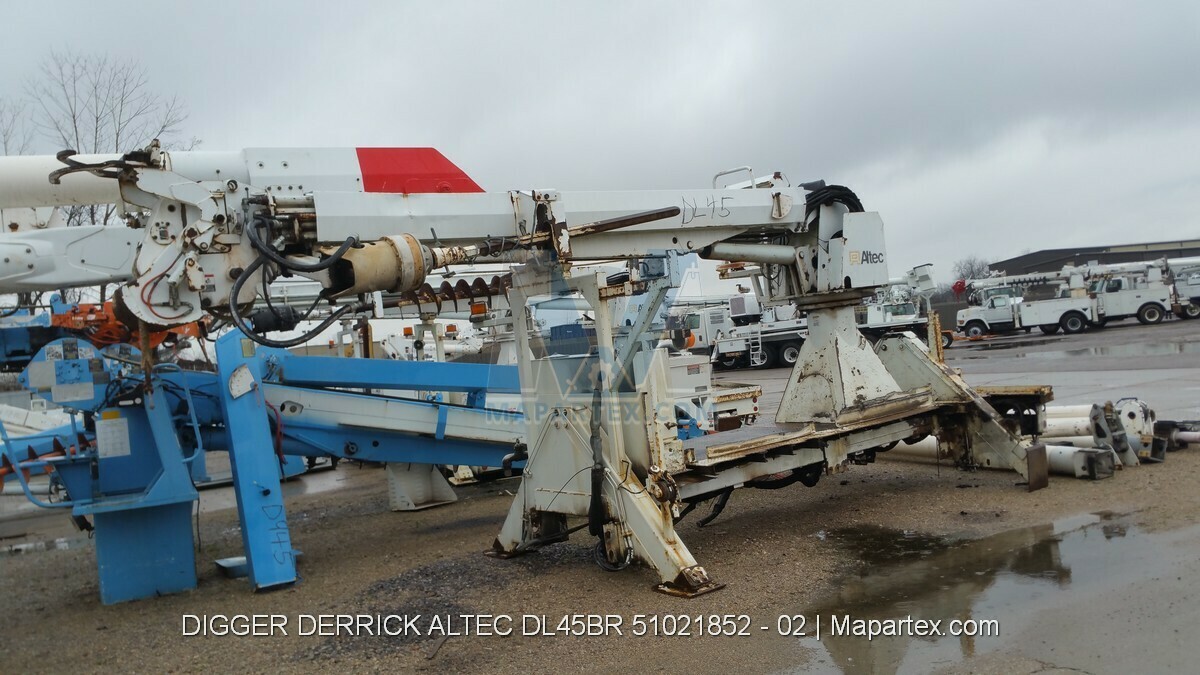DIGGER DERRICK ALTEC DL45BR