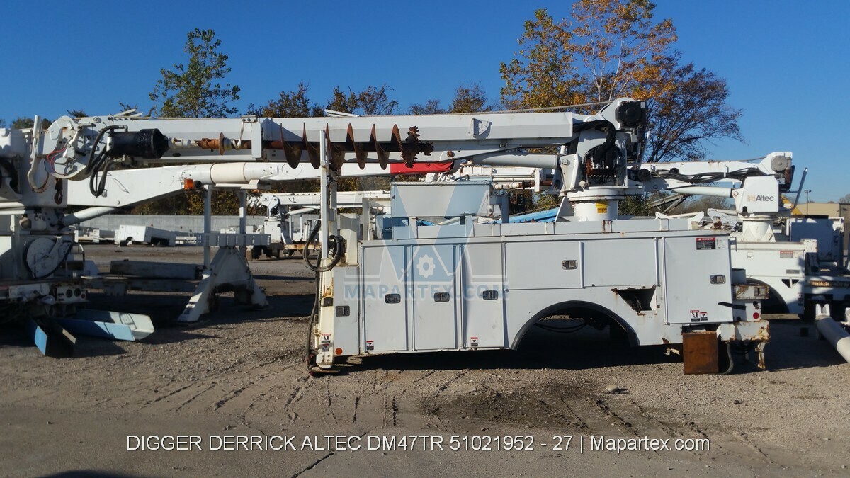 DIGGER DERRICK ALTEC DM47TR