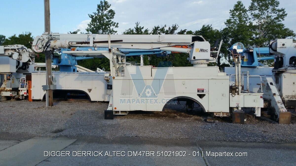 DIGGER DERRICK ALTEC DM47BR